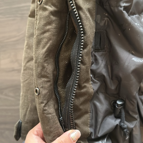 Aritzia Community Jacket - Picture 4 of 5